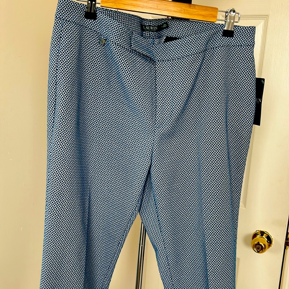 Blue-white pattern pants